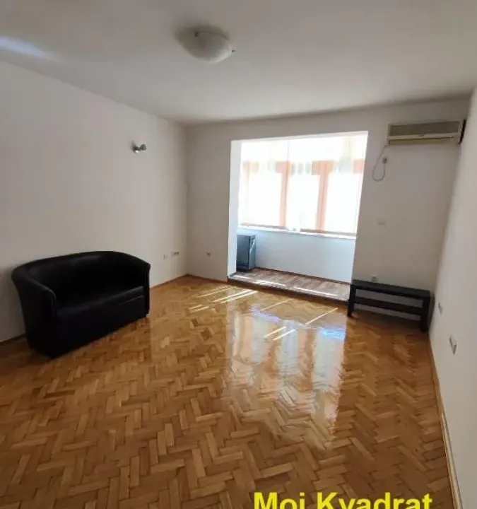 Izdavanje, jednosoban stan, 40m², Centar Sve Podlokacije, Beograd