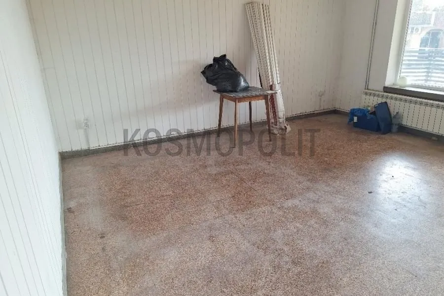 Rent, office space, 90m², Resnik, Beograd