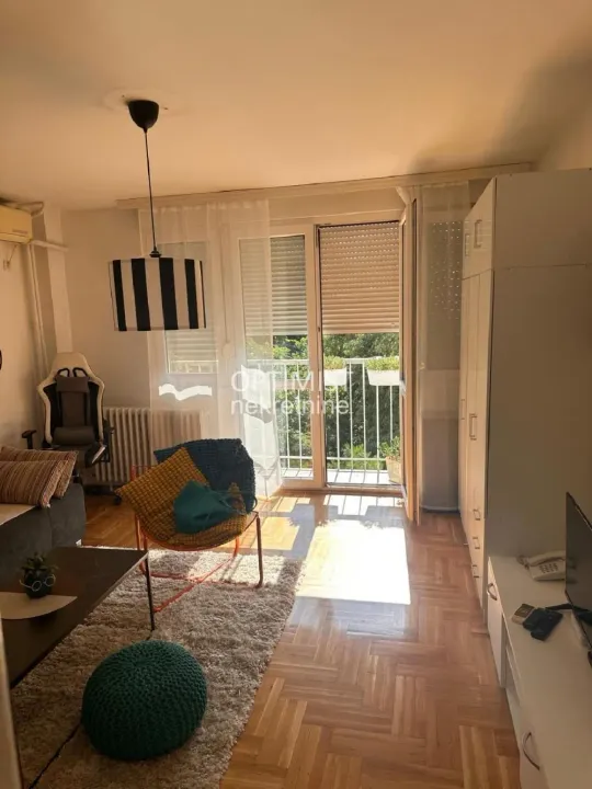 Izdavanje, jednosoban stan, 32m², Novi Beograd Blok 1 Fontana, Novi Beograd Sve Podlokacije