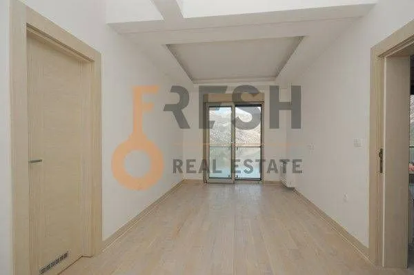 Prodaja, trosoban stan, 156m², Kotor, Crna Gora
