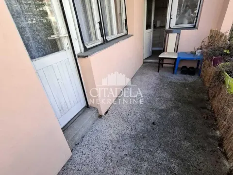 Izdavanje, trosoban stan, 78m², Kanarevo Brdo, Beograd - image 11