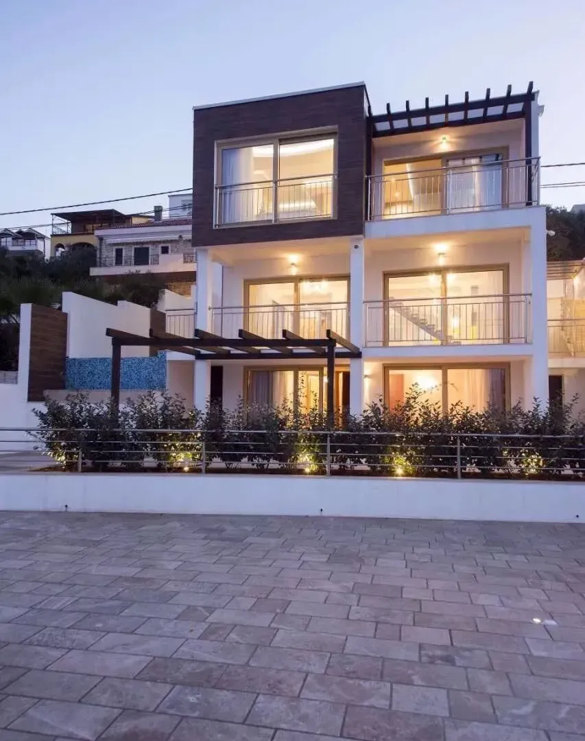 Prodaja, kuća, 390m², Krašići, Tivat