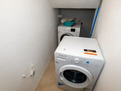 Sale, house, 200m², Tološi, Podgorica - image 20