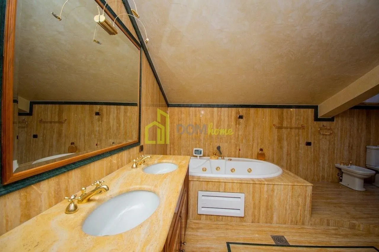 Prodaja, kuća, 750m², Pod Goricom, Podgorica