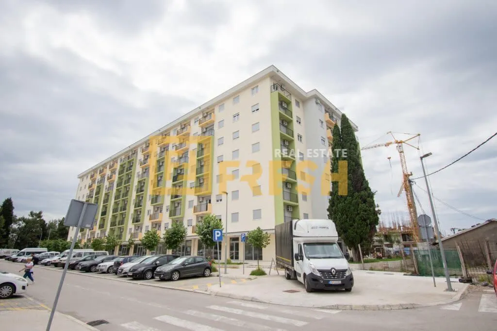 Izdavanje, jednosoban stan, 40m², Pobrežje, Podgorica