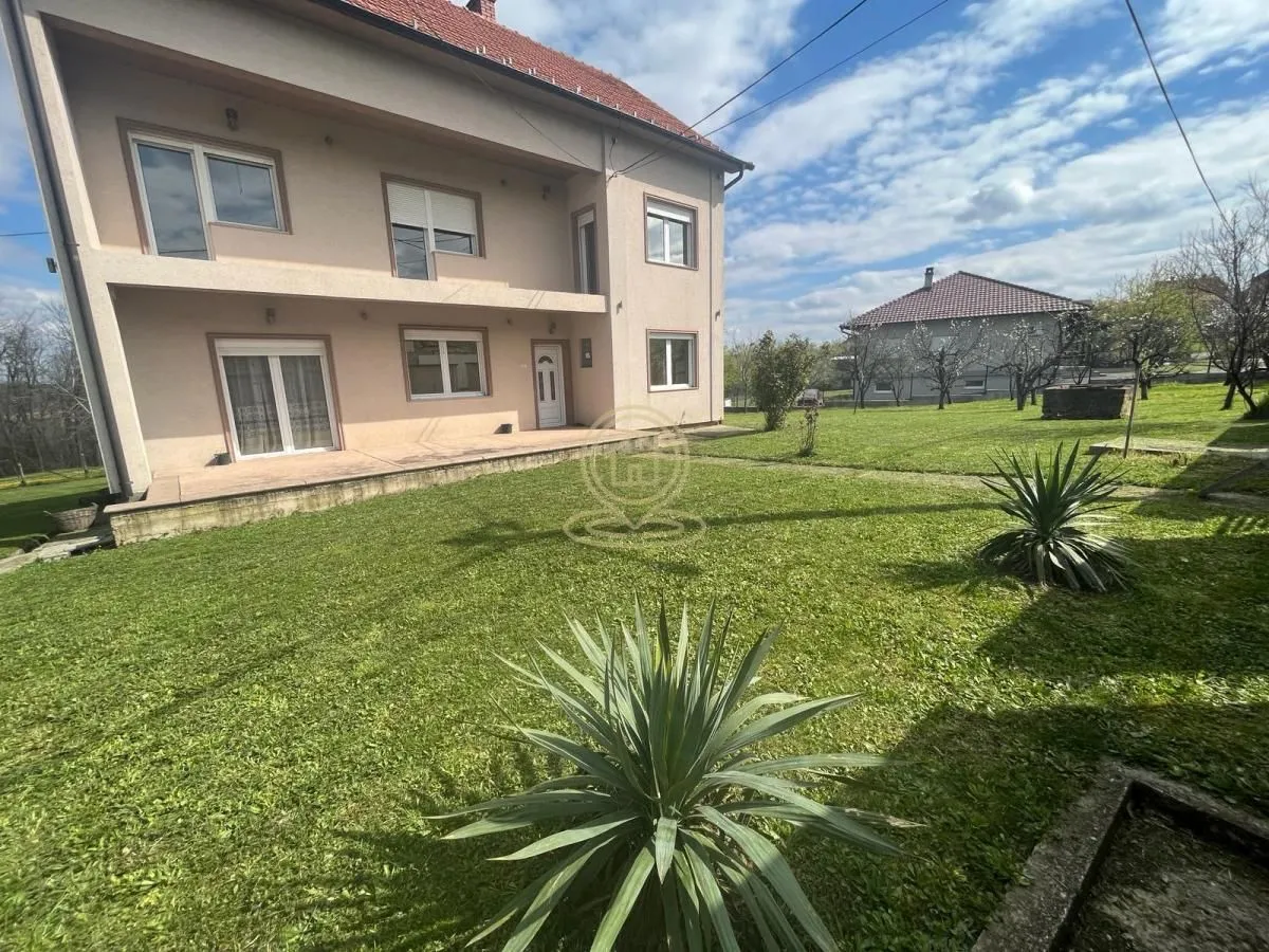 Prodaja, kuća, 310m², Čukarica, Beograd