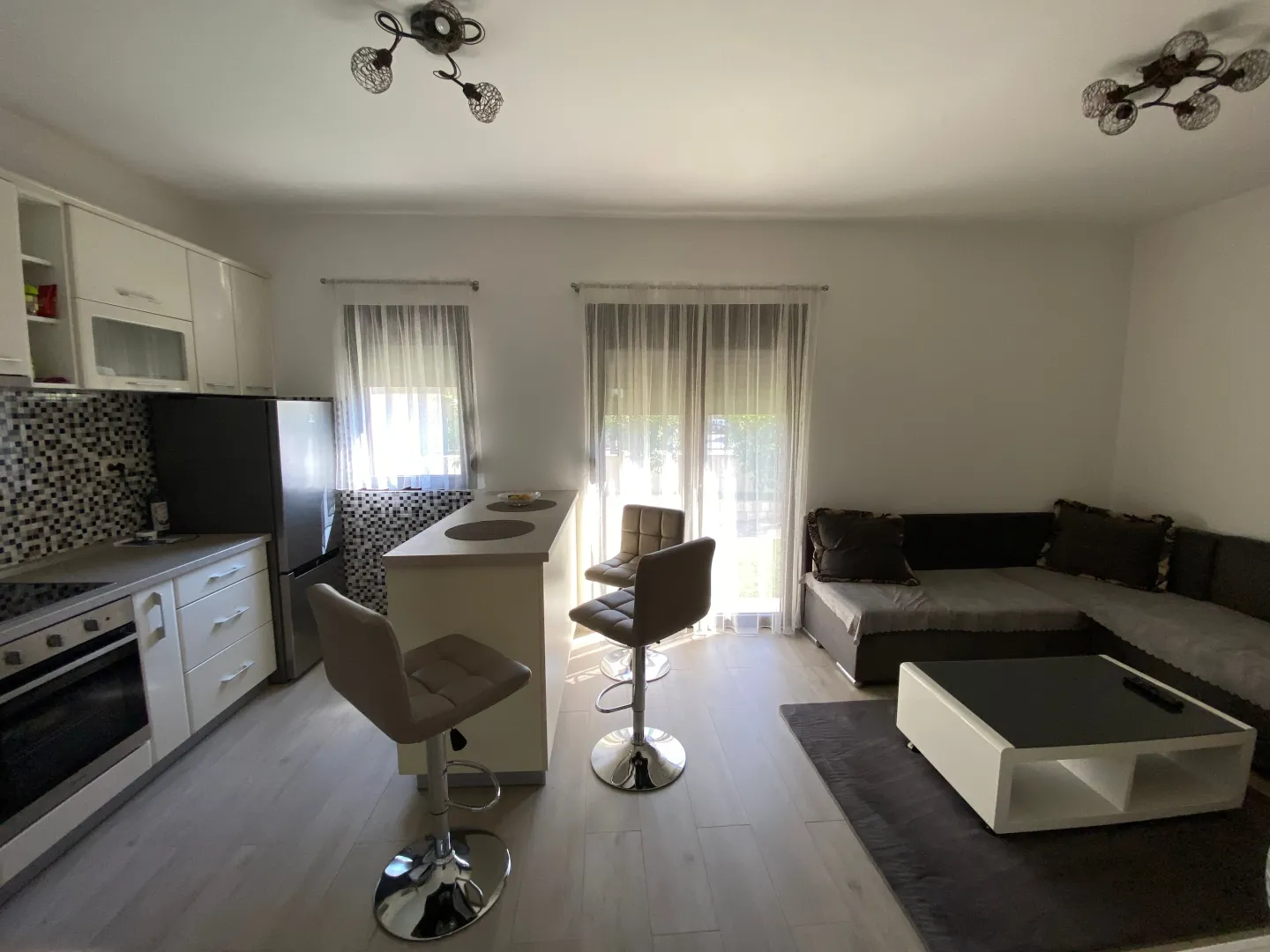 Izdavanje, jednosoban stan, 40m², Stari Aerodrom, Podgorica