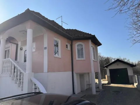 Prodaja, kuća, 160m², Centar, Loznica - image 2