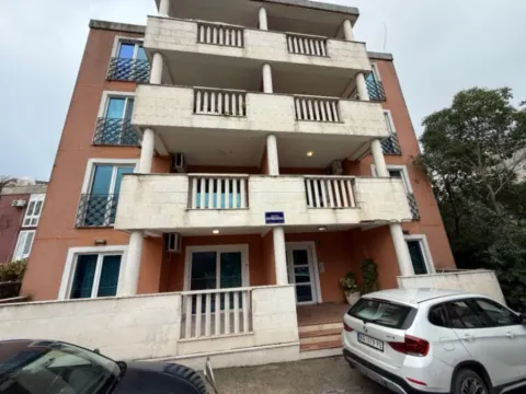 Izdavanje, jednosoban stan, 44m², Centar, Budva - image 5