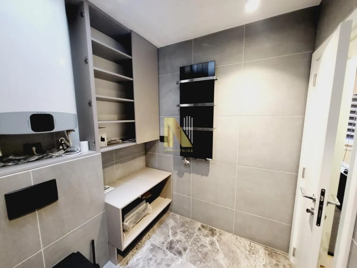 Prodaja, četvorosoban stan, 122m², Grbavica, Novi Sad Sve Podlokacije