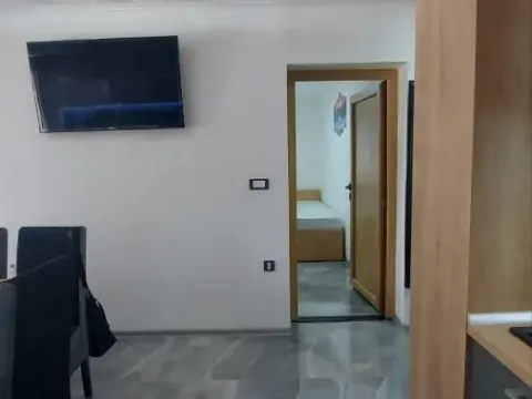 Izdavanje, trosoban stan, 56m², Durlan, Niš - image 6