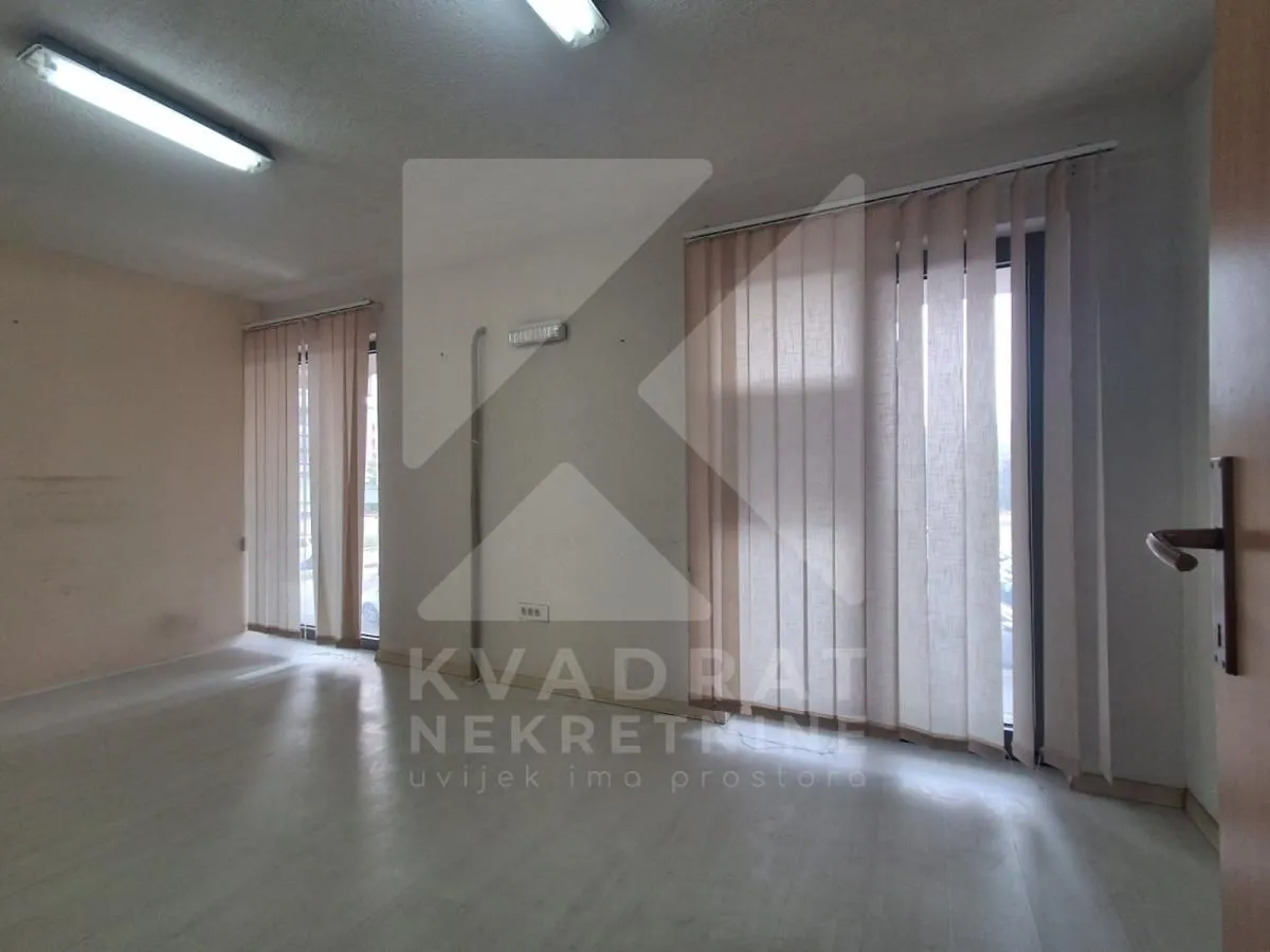 Rent, office space, 172m², 1 maj, Podgorica