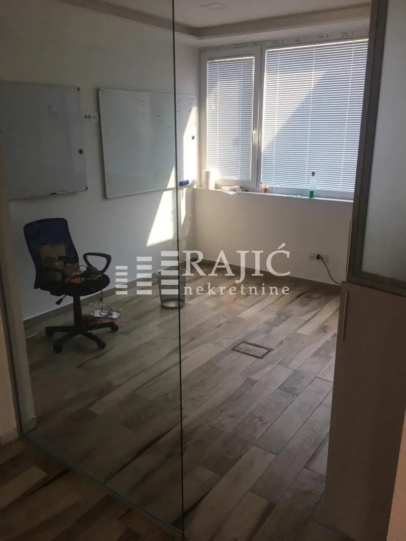 Rent, office space, 144m², Zemun Kalvarija, Zemun Sve Podlokacije