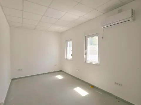 Rent, office space, 240m², Leštane, Grocka - image 11