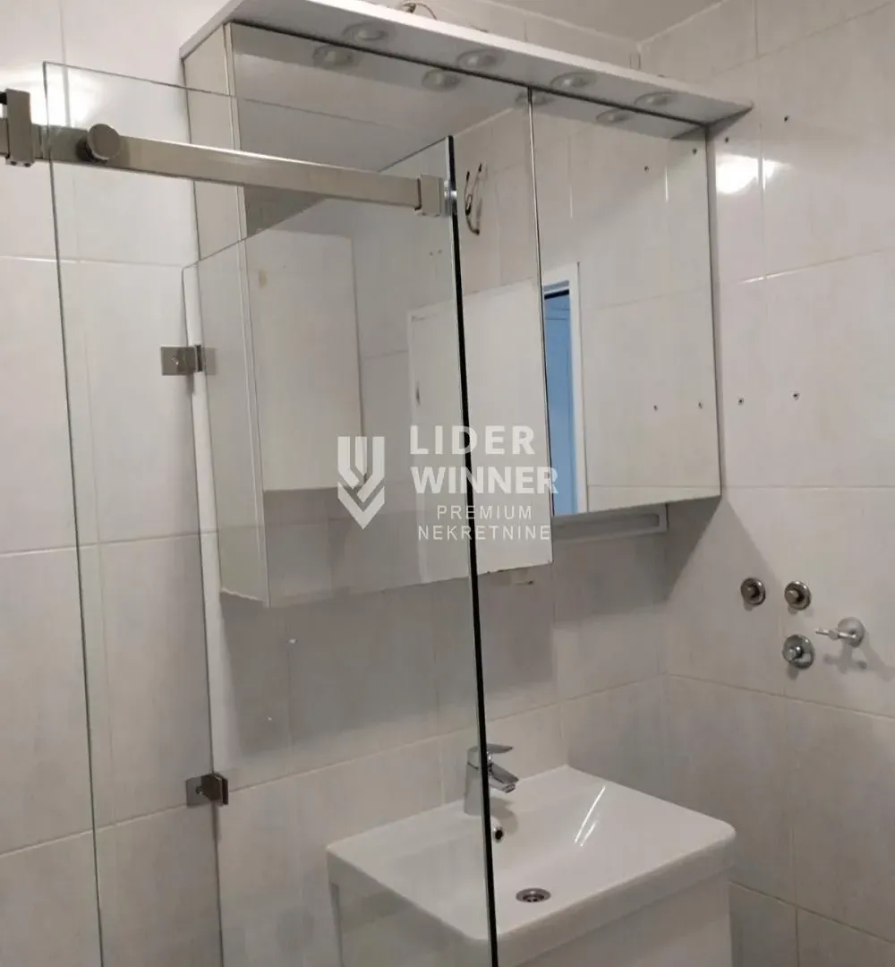 Rent, four bedroom apartment, 100m², Savski Venac, Beograd