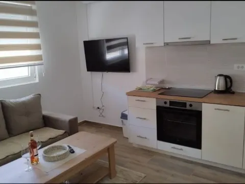 Izdavanje, jednosoban stan, 43m², Gradiošnica, Tivat - image 3