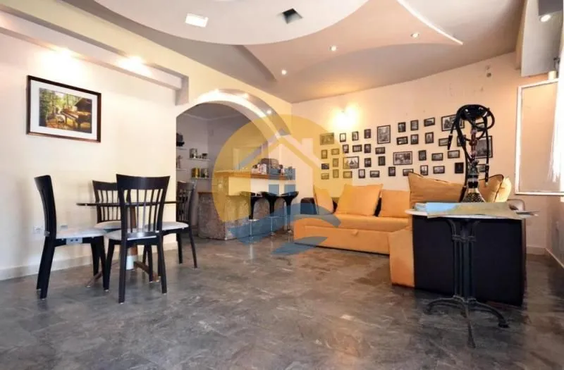 Prodaja, ugostiteljski objekat, 450m², Đenovići, Herceg Novi