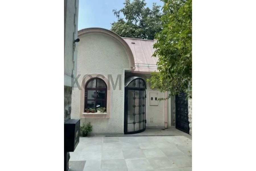 Sale, house, 365m², Miljakovac, Rakovica