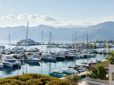 Prodaja, četvorosoban stan, 380m², Porto Montenegro, Tivat - image 1