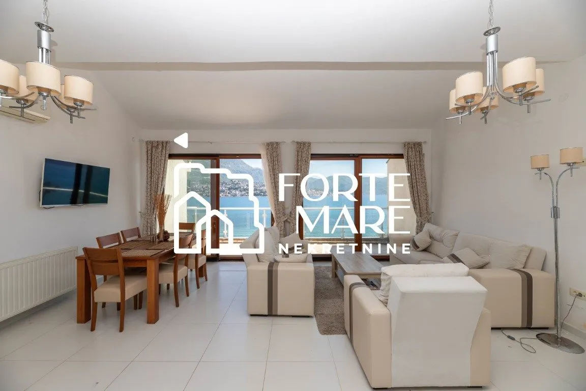 Prodaja, trosoban stan, 118m², Njivice, Herceg Novi