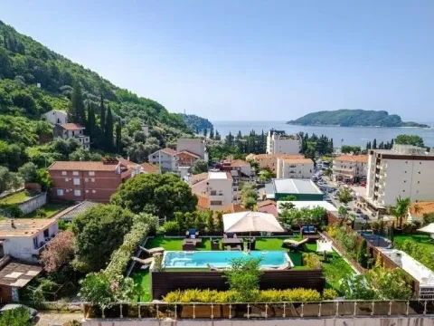 Sale, apartment, 400m², Budva, Crna Gora - image 1