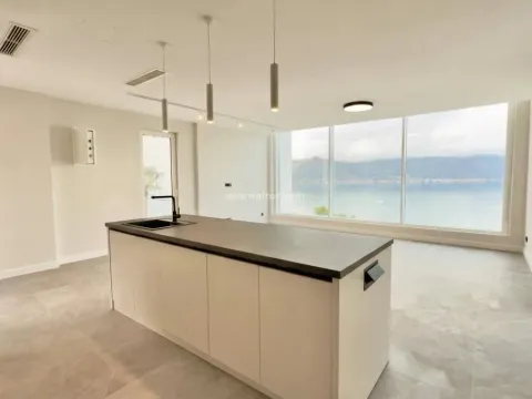 Prodaja, dvosoban stan, 129m², Krašići, Tivat - image 1