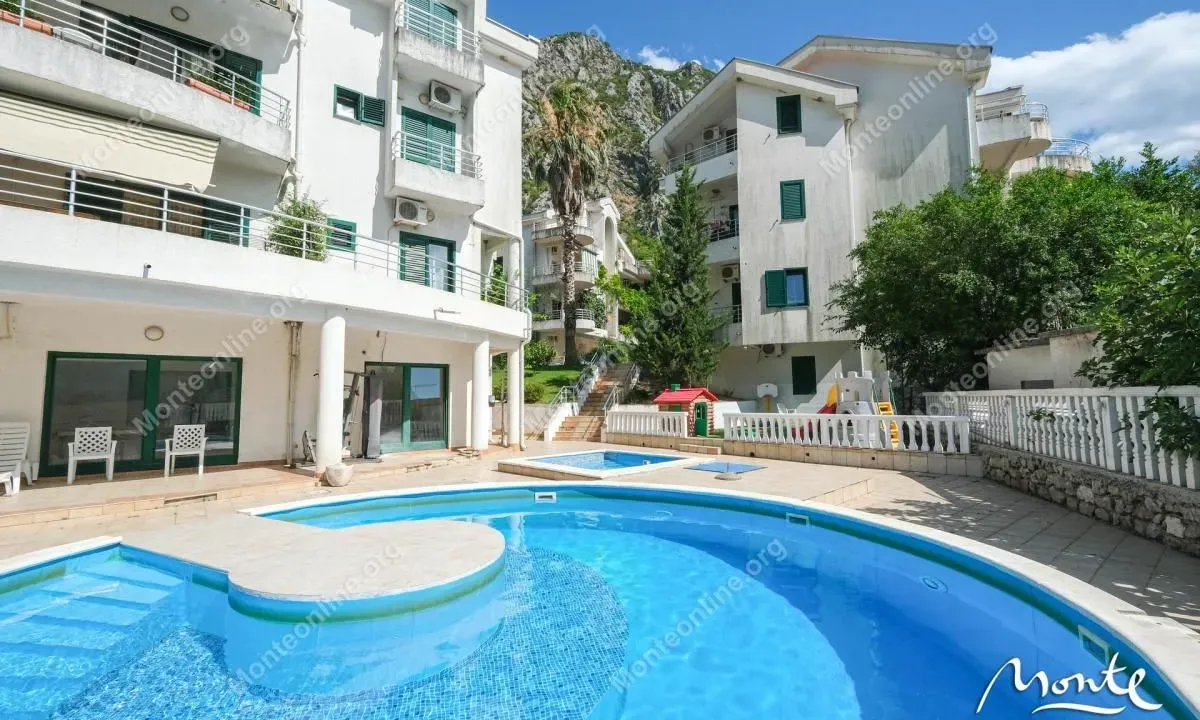 Prodaja, trosoban stan, 130m², Risan, Kotor