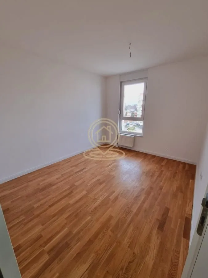 Prodaja, trosoban stan, 63m², Bulevar patrijarha Pavla, Novi Sad Sve Podlokacije