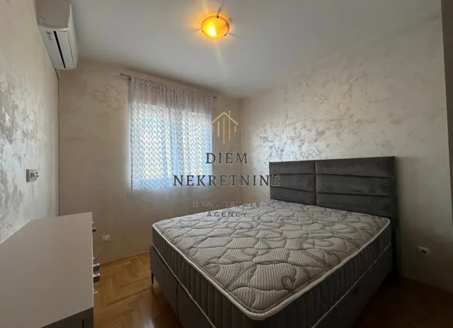 Izdavanje, jednosoban stan, 43m², Stari Aerodrom, Podgorica