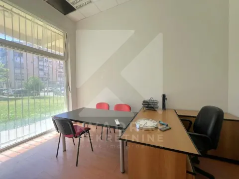 Izdavanje, poslovni prostor, 28m², Stari Aerodrom, Podgorica - image 2