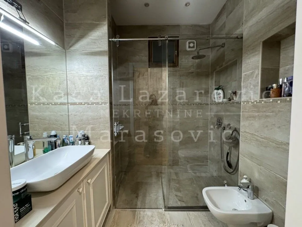 Prodaja, trosoban stan, 95m², Stari Grad, Beograd