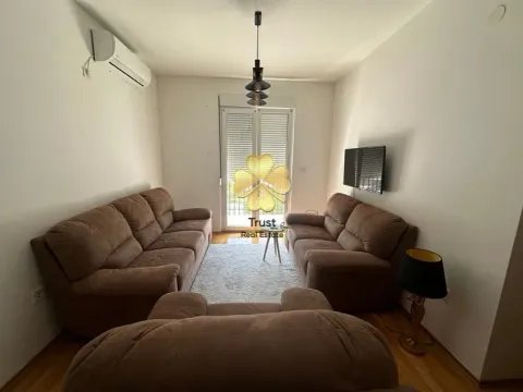 Izdavanje, dvosoban stan, 64m², Stari Aerodrom, Podgorica - image 2