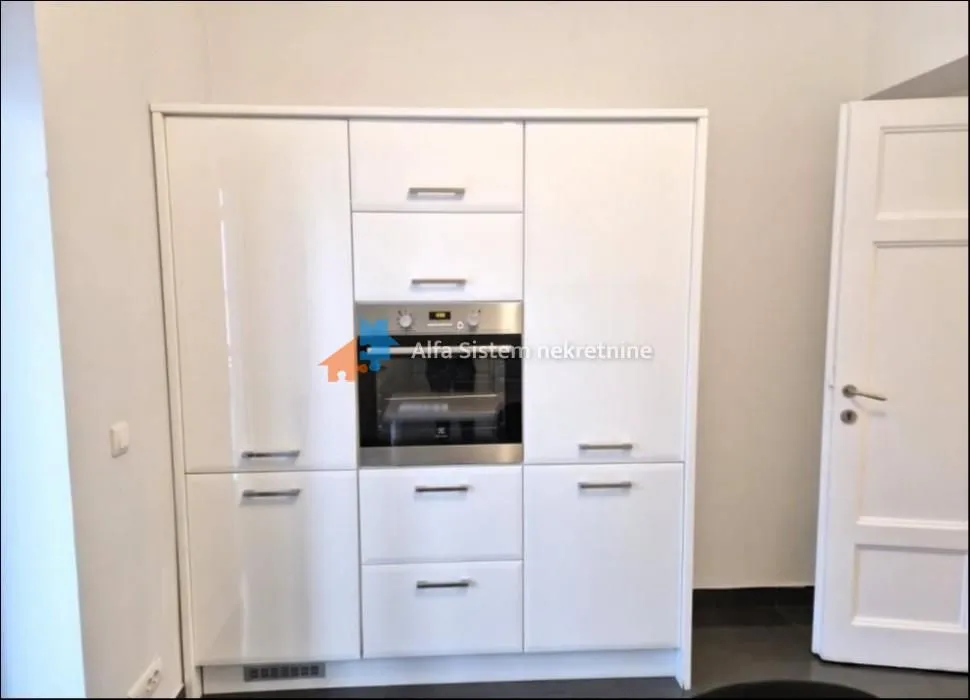 Izdavanje, kuća, 550m², Autokomanda, Voždovac Sve Podlokacije