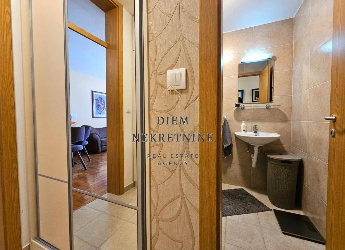 Sale, two bedroom apartment, 69m², Centar, Bar