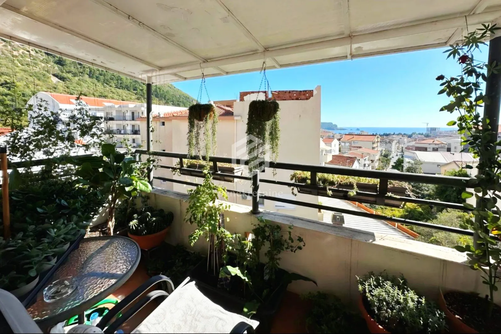 Sale, two bedroom apartment, 55m², Lazi, Budva