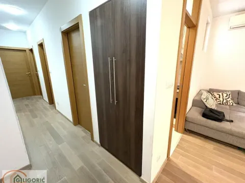 Izdavanje, trosoban stan, 70m², Kalenić Pijaca, Vračar Sve Podlokacije - image 8