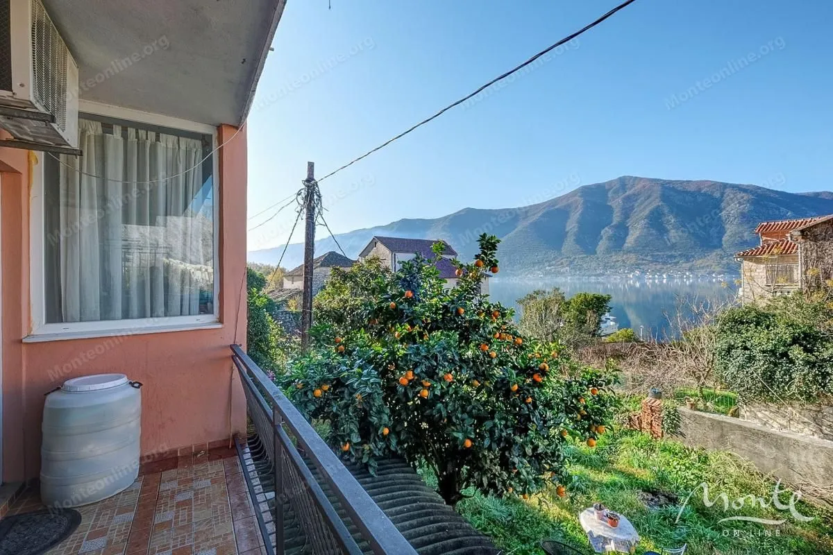 Prodaja, kuća, 219m², Dobrota, Kotor