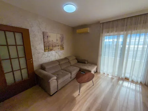 Rent, two bedroom apartment, 75m², City Kvart, Podgorica - image 1