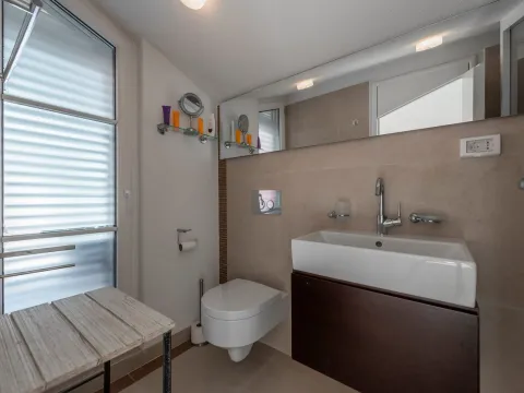 Prodaja, kuća, 232m², Kotor, Crna Gora - image 31