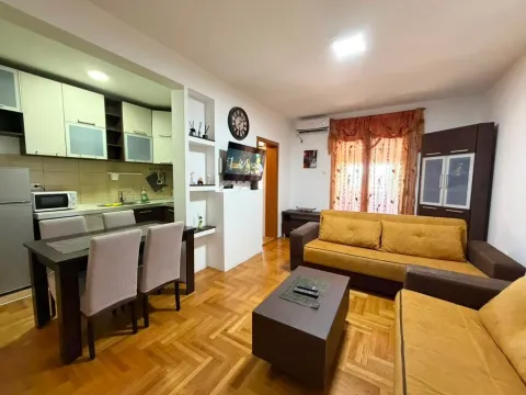 Rent, two bedroom apartment, 56m², Podgorica, Crna Gora - image 6