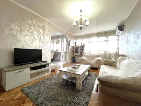 Rent, three bedroom apartment, 100m², Pejton, Podgorica - image 1