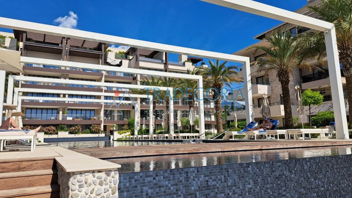 Prodaja, jednosoban stan, 87m², Tivat, Crna Gora