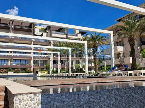 Prodaja, jednosoban stan, 87m², Tivat, Crna Gora