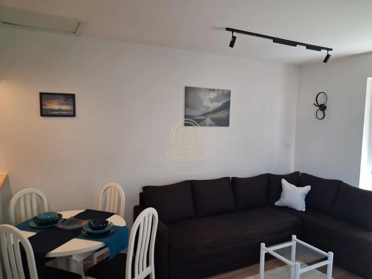 Rent, two bedroom apartment, 55m², Vračar Sve Podlokacije, Beograd