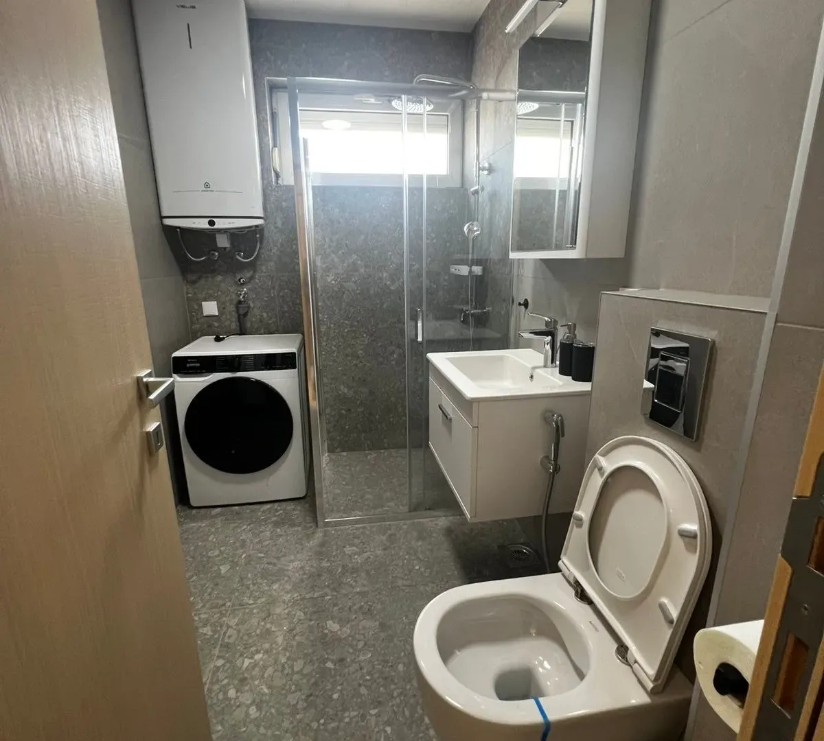 Izdavanje, trosoban stan, 103m², Preko Morače, Podgorica