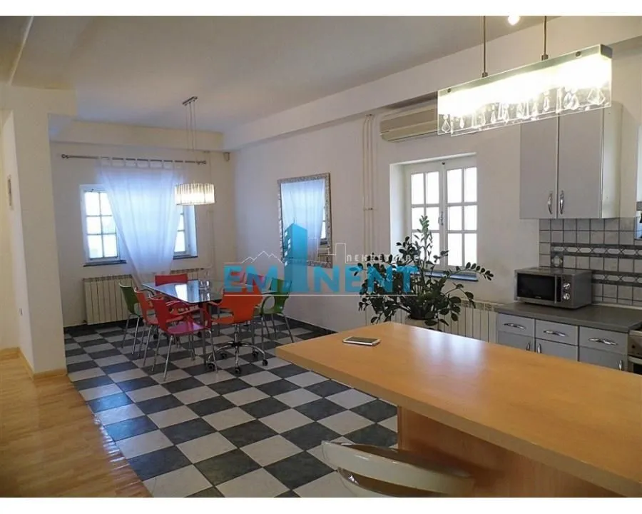 Rent, house, 400m², Voždovac Sve Podlokacije, Beograd
