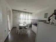 Izdavanje, trosoban stan, 75m², Stara Varoš, Podgorica - image 3