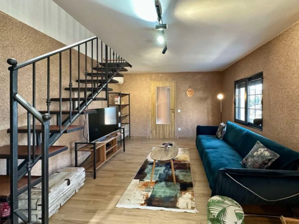 Izdavanje, kuća, 70m², Lepetani, Tivat