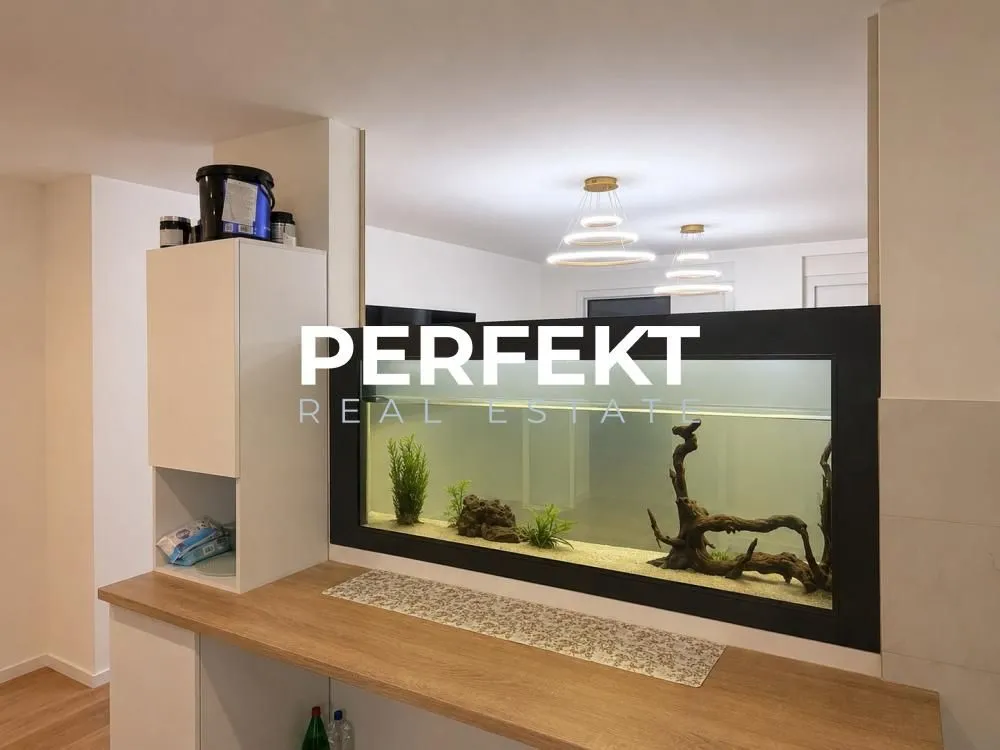 Prodaja, četvorosoban stan, 100m², Centar, Pančevo