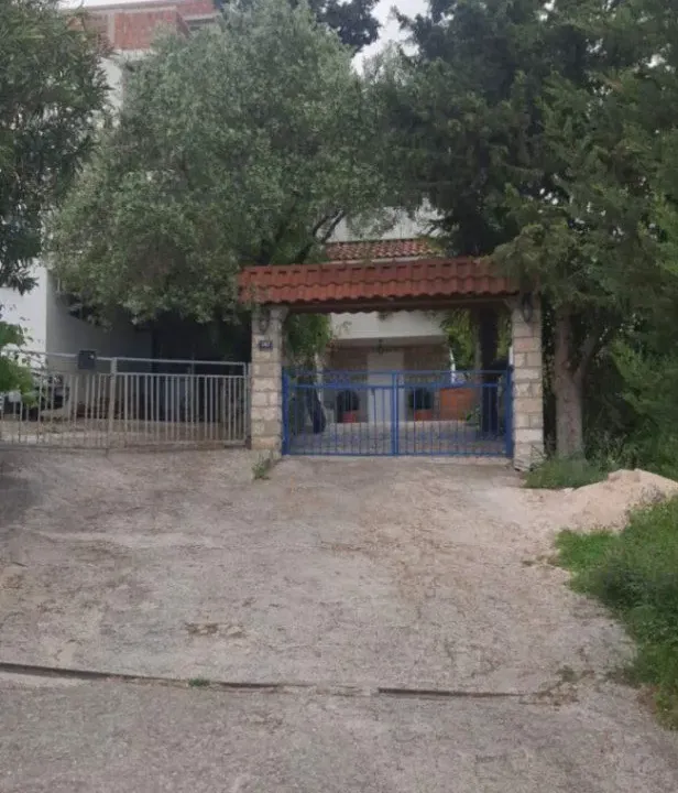 Sale, house, 250m², Šušanj, Bar